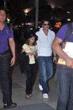 Shahrukh Khan snapped with daughter Suhana on 8th May 2012 (3).JPG